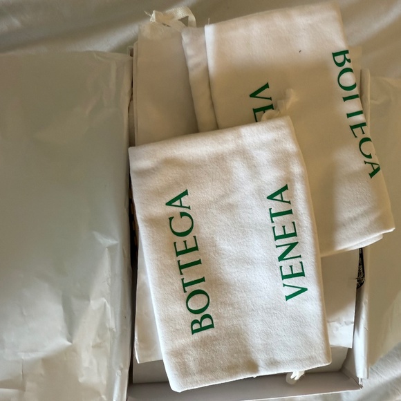 Sandles - Picture 11 of 12